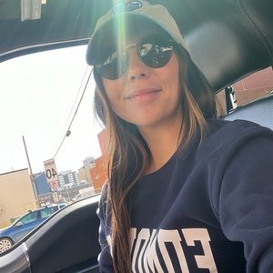 Meet your Posher, Stephanie